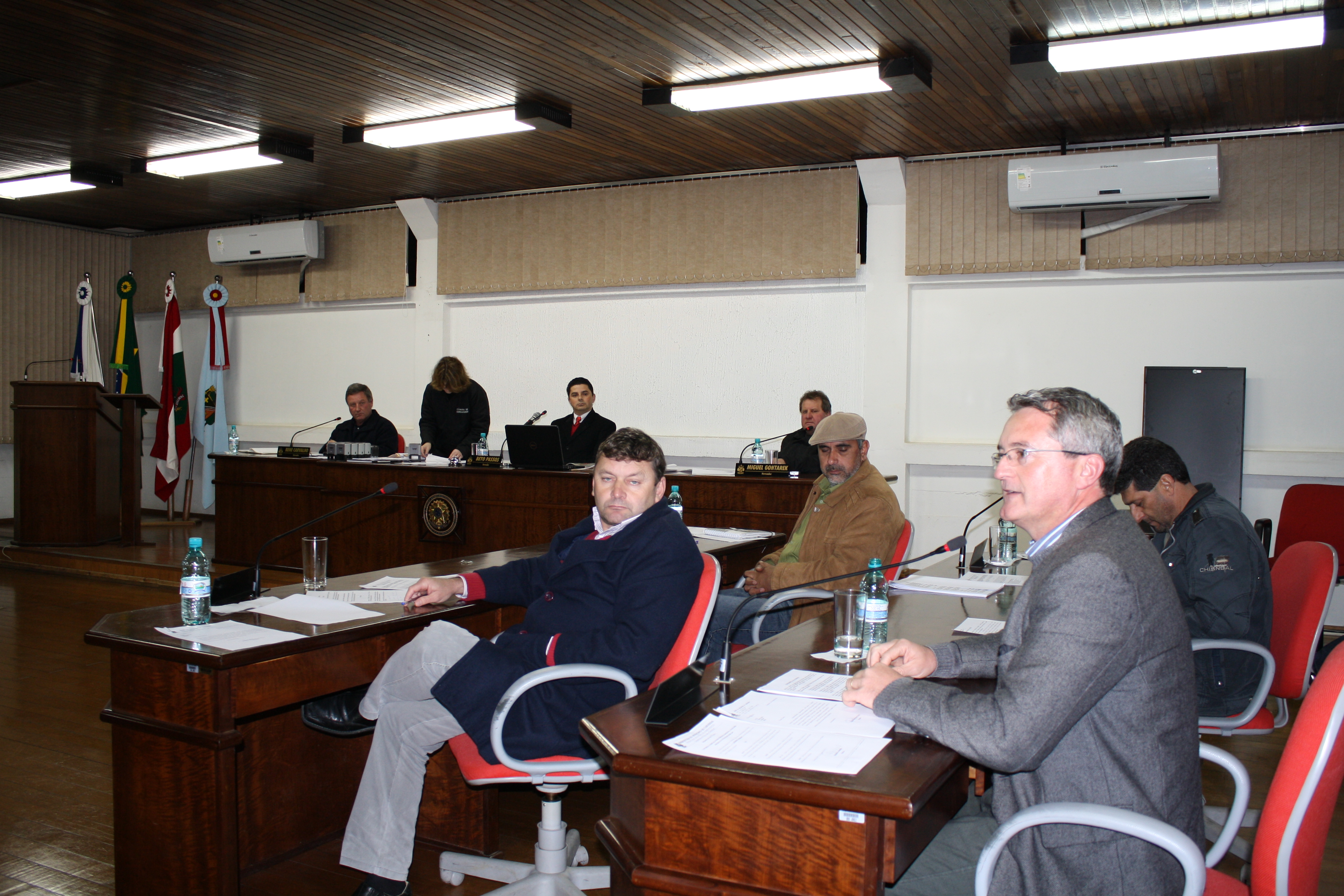 Câmara Municipal de Canoinhas vota pela manutenção dos dez vereadores