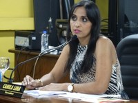 Camila solicita informações sobre realização de cesáreas no HSCC