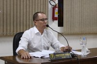 Em requerimento, Vereador Professor Osmar parabeniza profissionais da Educação por retorno das aulas presenciais