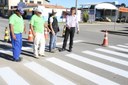 Faixas de pedestres e lombadas recebem pinturas na Avenida dos Expedicionários