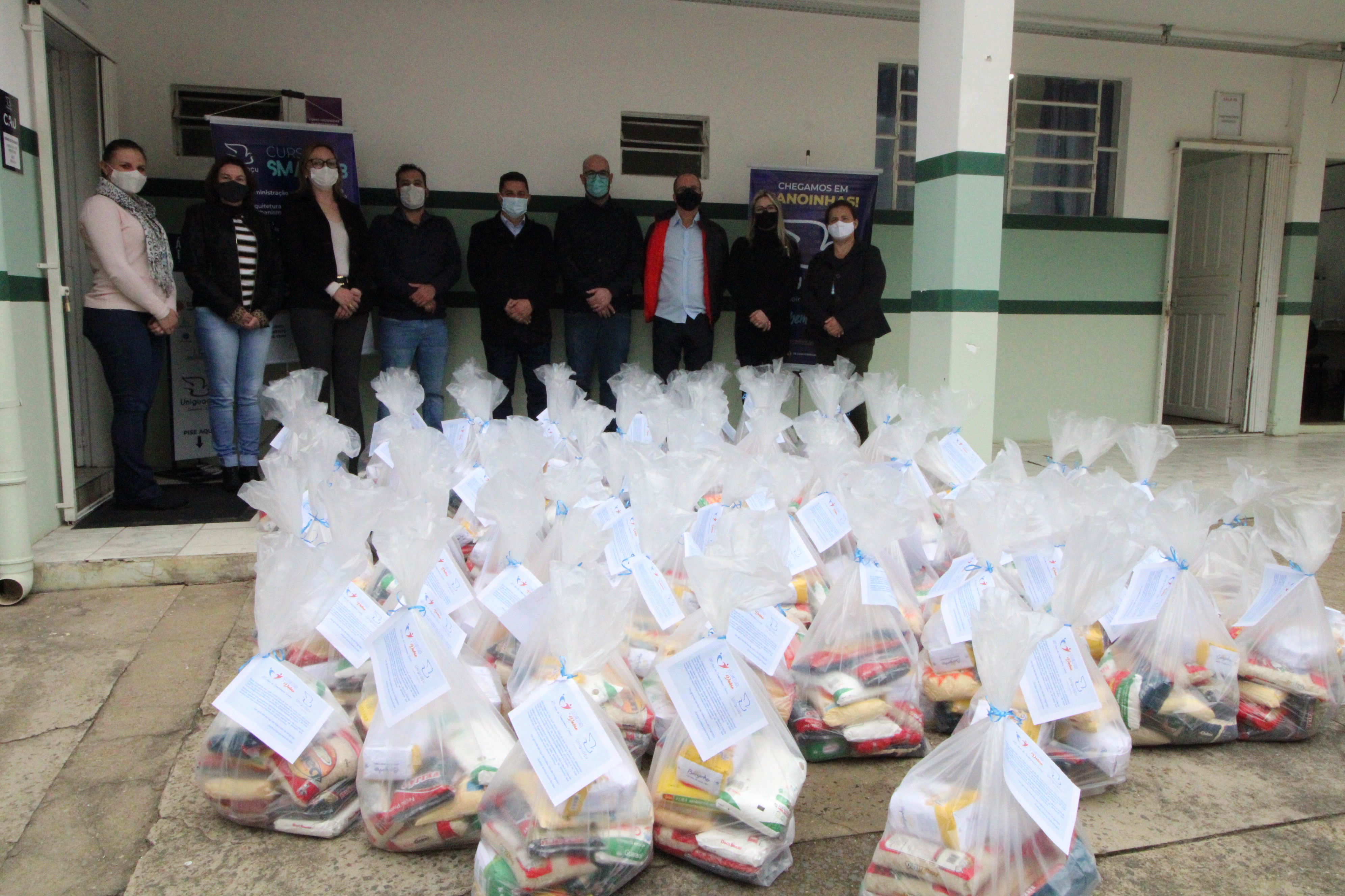 Vereador professor Osmar participa de entrega de alimentos arrecadados pela Uniguaçu em Canoinhas